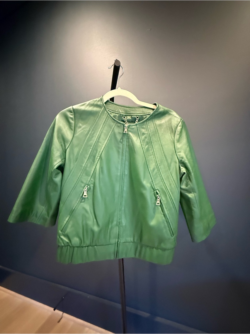 Women’s Green 100% Leather Zip-Front Jacket